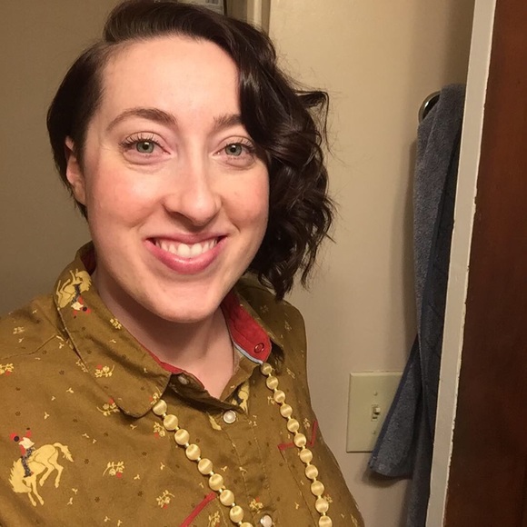 Meet your posher, Mandy! - Picture 2 of 8